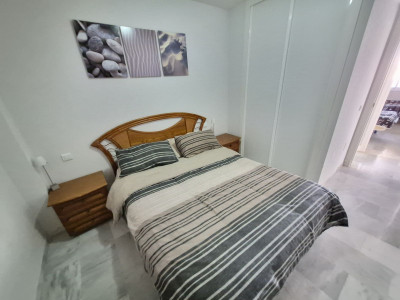 3 Bedroom Middle Floor Apartment in Miraflores - Image 5
