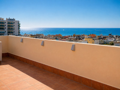 2 Bedroom Middle Floor Apartment in Estepona - Image 4