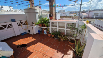 4 Bedroom Townhouse in Estepona - Image 2