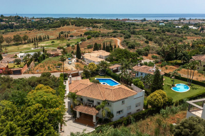 6 Bedroom Detached Villa in Benahavís - Image 2