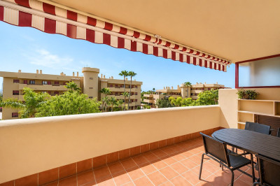 2 Bedroom Middle Floor Apartment in La Cala de Mijas - Image 2