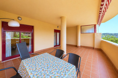 2 Bedroom Middle Floor Apartment in La Cala de Mijas - Image 4