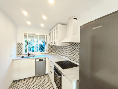 2 Bedroom Middle Floor Apartment in Calahonda - Image 4