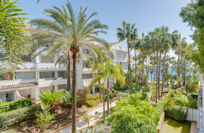3 Bedroom Middle Floor Apartment in The Golden Mile