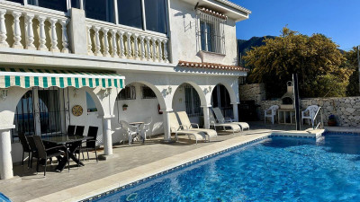 4 Bedroom Detached Villa in Mijas - Image 1