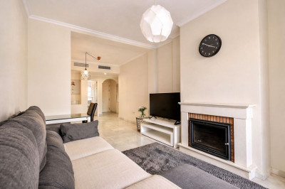 2 Bedroom Middle Floor Apartment in Hacienda del Sol