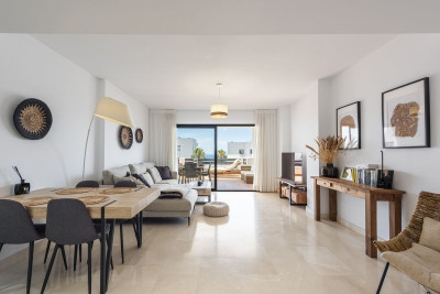 2 Bedroom Ground Floor Apartment in Manilva - Image 4