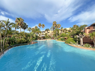 2 Bedroom Middle Floor Apartment in The Golden Mile - Image 1