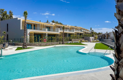4 Bedroom Townhouse in El Chaparral - Image 2