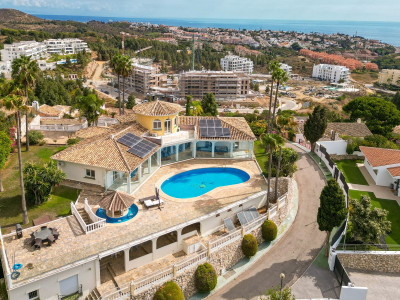 5 Bedroom Detached Villa in Mijas Costa - Image 3