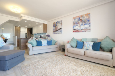 2 Bedroom Townhouse in Calahonda - Image 3