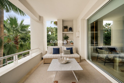 3 Bedroom Middle Floor Apartment in Marbella - Image 1