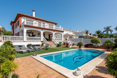 6 Bedroom Detached Villa in San Pedro de Alcántara - Image 2