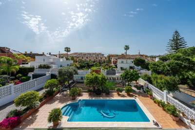 6 Bedroom Detached Villa in San Pedro de Alcántara - Image 4