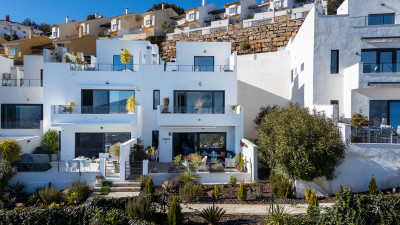 3 Bedroom Townhouse in Marbella - Image 2