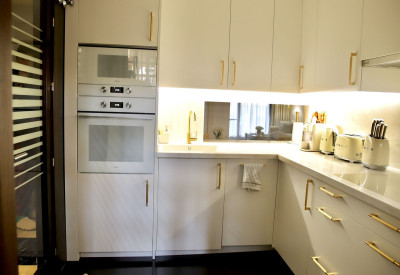 1 Bedroom Ground Floor Apartment in Estepona - Image 3