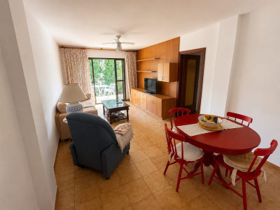 3 Bedroom Middle Floor Apartment in Benalmadena Costa - Image 4