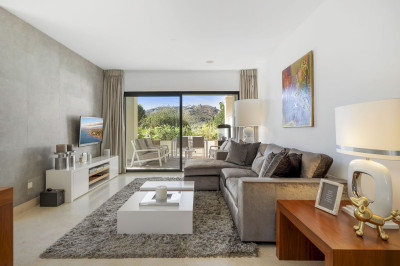 2 Bedroom Ground Floor Apartment in Benahavís - Image 1