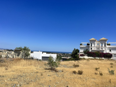 Residential Plot in Benahavís - Image 2