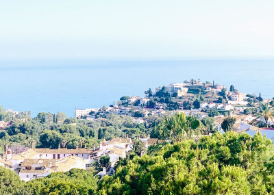 5 Bedroom Detached Villa in Benalmadena - Image 1