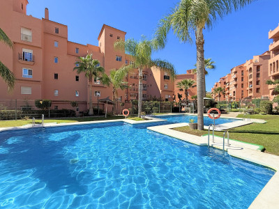 2 Bedroom Ground Floor Apartment in La Duquesa - Image 2