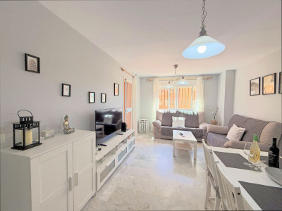 2 Bedroom Ground Floor Apartment in La Duquesa - Image 4