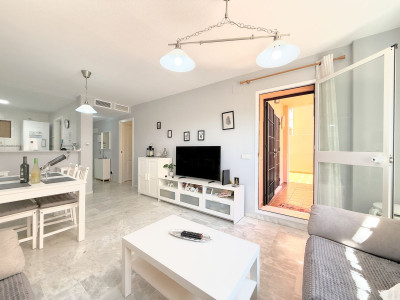 2 Bedroom Ground Floor Apartment in La Duquesa - Image 5