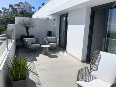 2 Bedroom Penthouse in La Cala de Mijas - Image 3