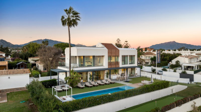 5 Bedroom Detached Villa in New Golden Mile