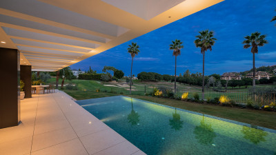 4 Bedroom Detached Villa in Nueva Andalucía - Image 3