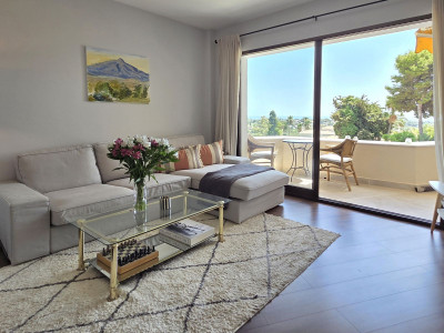 1 Bedroom Middle Floor Apartment in Atalaya - Image 3