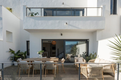 4 Bedroom Townhouse in La Mairena - Image 1