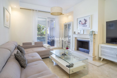 2 Bedroom Ground Floor Apartment in Nueva Andalucía - Image 2