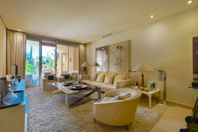 3 Bedroom Ground Floor Apartment in Marbella - Image 3