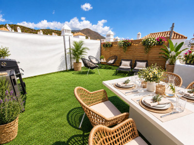 2 Bedroom Penthouse in Estepona - Image 4