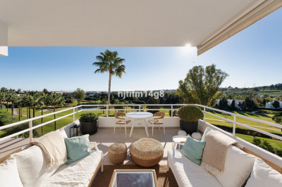 5 Bedroom Penthouse Duplex in Nueva Andalucía - Image 4