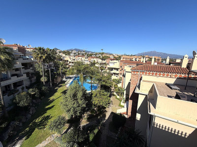 2 Bedroom Top Floor Apartment in Bel Air