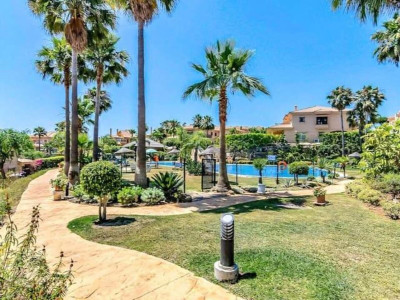 4 Bedroom Semi-Detached House in Riviera del Sol - Image 2