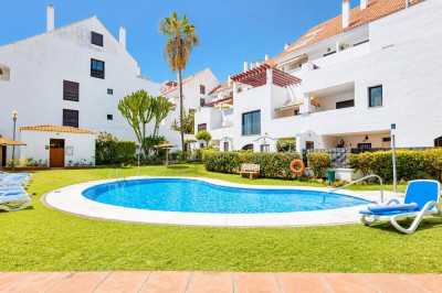 3 Bedroom Middle Floor Apartment in Nueva Andalucía - Image 2