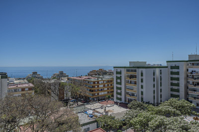 3 Bedroom Middle Floor Apartment in Marbella - Image 1