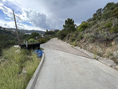 Residential Plot in El Madroñal - Image 3