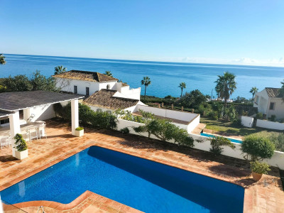 5 Bedroom Detached Villa in Manilva - Image 3