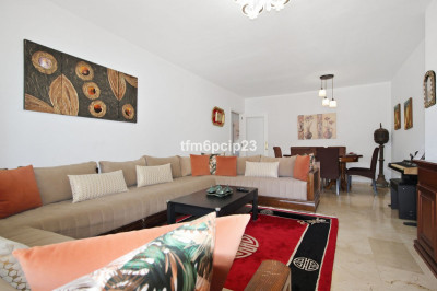 3 Bedroom Middle Floor Apartment in San Luis de Sabinillas - Image 5