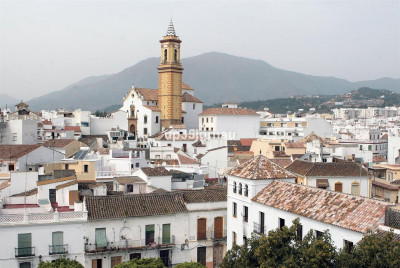4 Bedroom Townhouse in Estepona - Image 5