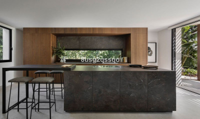 6 Bedroom Detached Villa in Marbella - Image 3