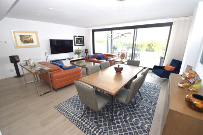 3 Bedroom Middle Floor Apartment in La Cala de Mijas - Image 2