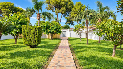 4 Bedroom Detached Villa in Benalmadena - Image 2