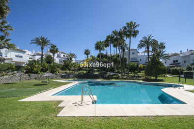 5 Bedroom Semi-Detached House in New Golden Mile