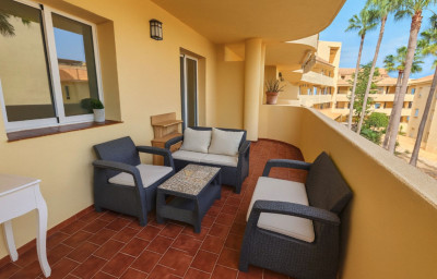 2 Bedroom Middle Floor Apartment in La Duquesa