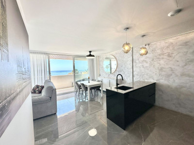 2 Bedroom Middle Floor Apartment in Benalmadena Costa - Image 4